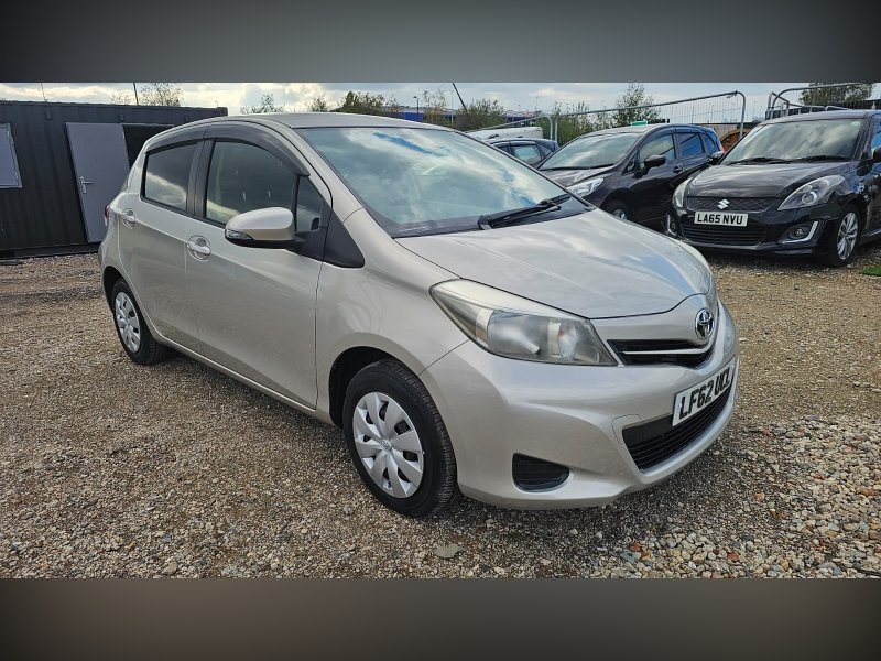 2013 Toyota Yaris 998cc Dual VVT-i T Spirit Hatchback 5dr Petrol Multidrive S Euro 5 (101 ps)